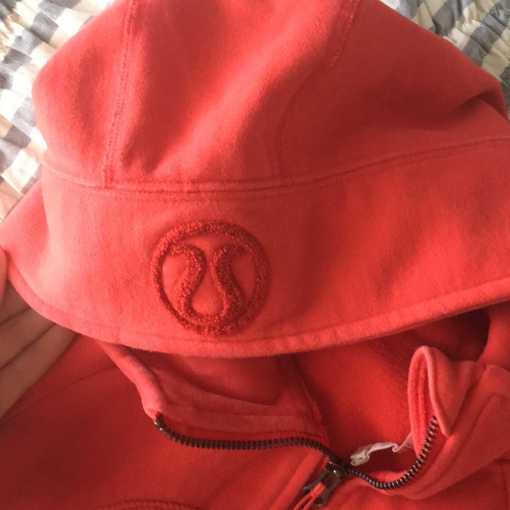 Lululemon athletica sweatshirt - Picture 2 of 5
